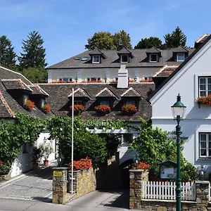 pension-landhaus-fuhrgassl-huber.vienna-besthotels.com/