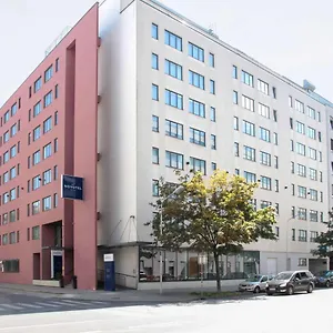 **** Hotel Novotel Donau Rakousko
