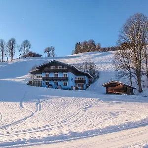 Landhaus Bernkogel - Ski In Ski Out Apartament